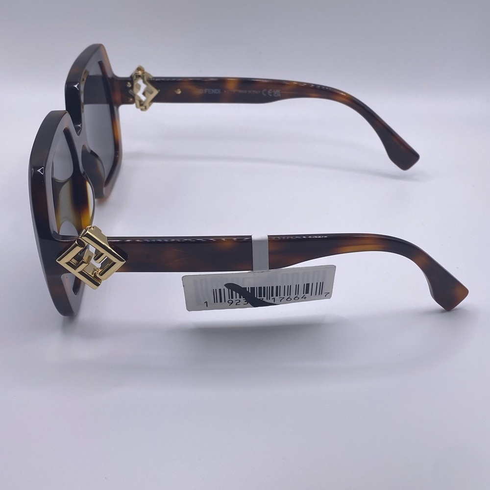 Fendi FE401391 Sunglasses 53-19-135 Tortoiseshell Grey Lenses Sunglasses NWT - Picture 3 of 5